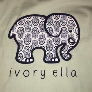 Ivory Ella light green longsleeved T-shirt
